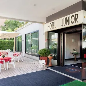Junior Hotel