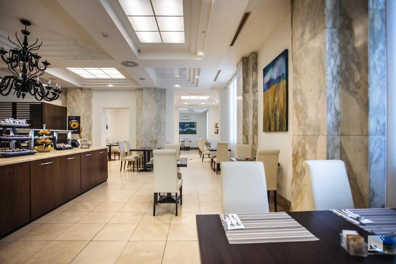Hotel Regina Elena 57 & Oro Bianco Spa Rimini