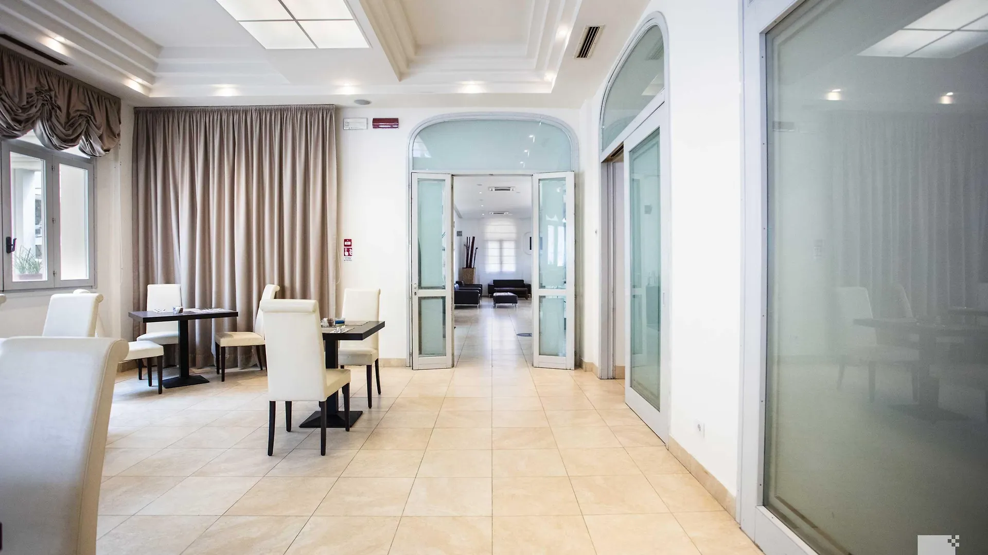 Hotel Regina Elena 57 & Oro Bianco Spa Rimini