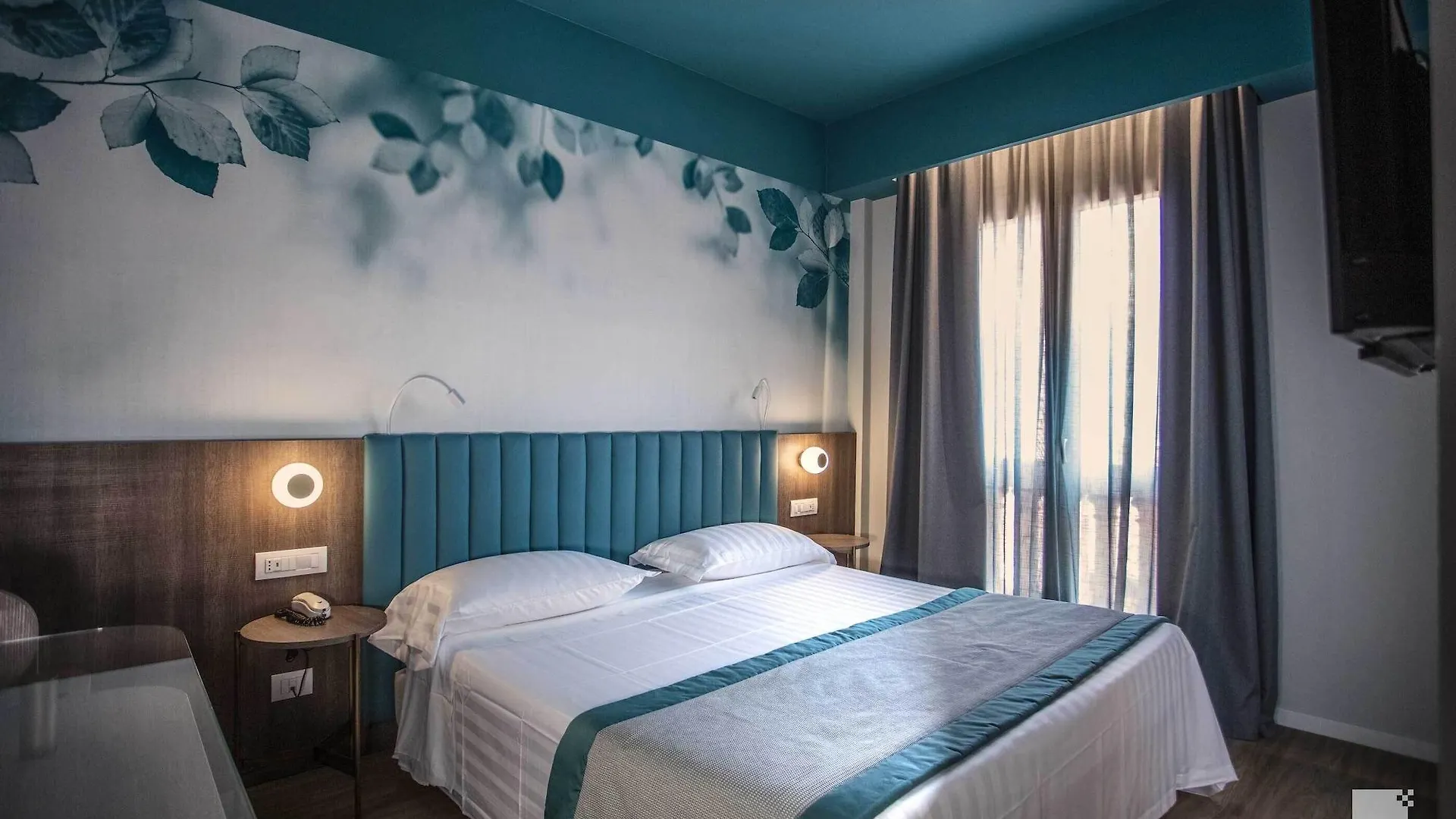Hotel Regina Elena 57 & Oro Bianco Spa Rimini 4*,